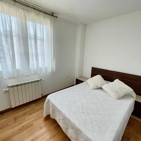 Adosado Con Amplio Jardin Cubas (Cantabria)