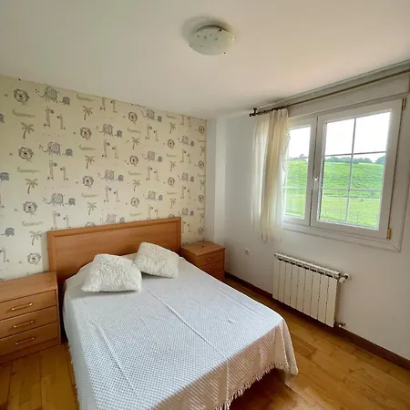 Adosado Con Amplio Jardin Semesterbostad Cubas (Cantabria)