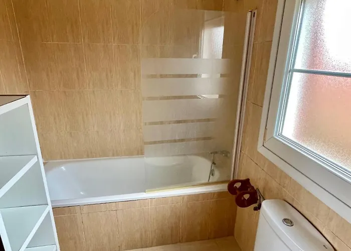 Adosado Con Amplio Jardin Cubas (Cantabria)