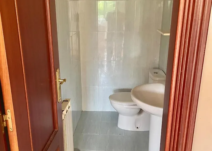 Adosado Con Amplio Jardin Dom wakacyjny Cubas (Cantabria)